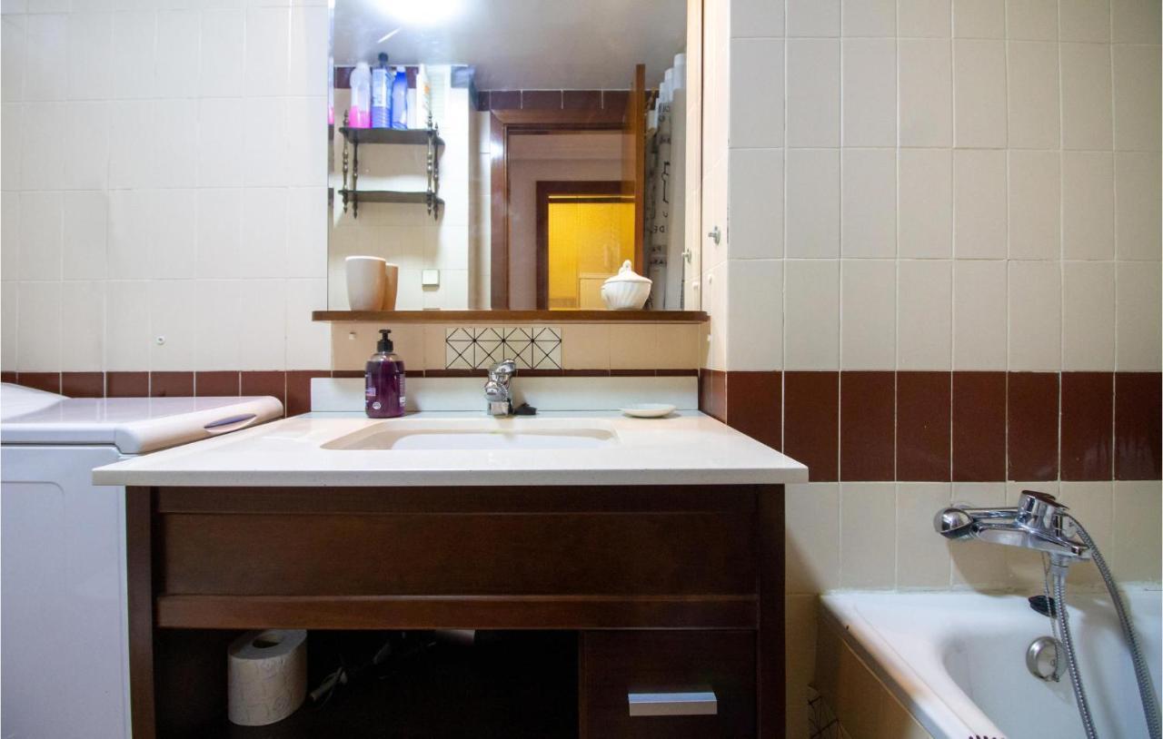 Nice Apartment In Benidorm With Kitchen Bagian luar foto